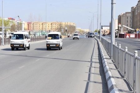 Жөнелисли таксилерде санитариялық қағыйдаларға әмел еткен ҳалда жолаўшы тасыўға рухсат бериў жобаластырылып атыр ма?