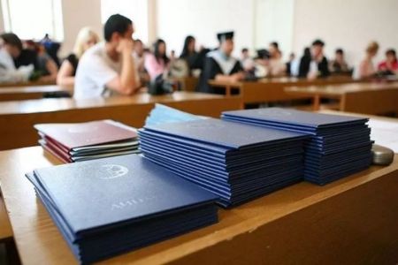 Студентлердиң оқыўын көшириў бойынша жаңа тәртип енгизилди