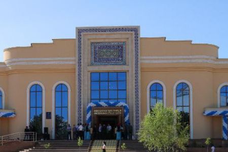 Лизахан Халықназароваға «Өзбекстан Республикасында хызмет көрсеткен артист» ҳүрметли атағы берилди