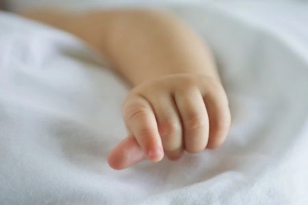 «Гөне қала» аймағында жаңа туўылған нәресте көшеге таслап кетилди. Денсаўлықты сақлаў министрлиги рәсмий мағлыўмат берди