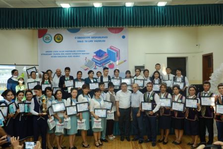 Тахтакөпирдеги мектеп муғаллими «Жылдың ең жақсы китапқумар мектеби» таңлаўының Өзбекстан басқышында номинация жеңимпазы болды