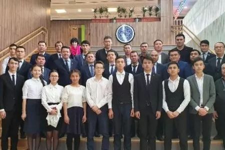 Жоқары оқыў орынлары ўәкиллери Нөкистеги Президент мектебинде