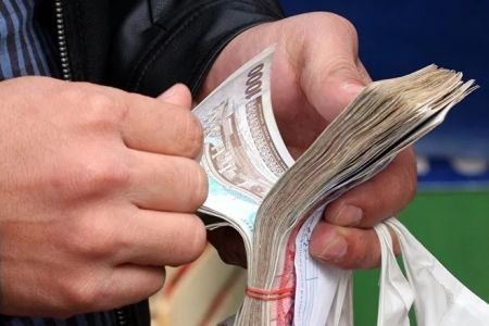 Нақ пуллар коронавирустың тарқалып кетиўине хызмет ете ме?