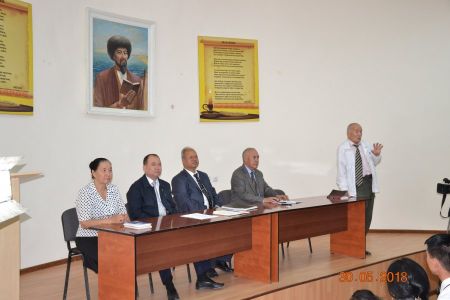 ҚМУда белгили жазыўшы ҳәм шайырлар менен ушырасыў болып өтти