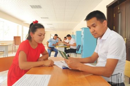 Қарақалпақстандағы жоқары оқыў орынларына неше абитуриент ҳүжжет тапсырды?