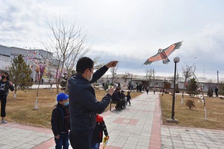 Бәҳәр мәўсими кирип келмекте. Ҳәпте даўамында күтилетуғын ҳаўа райы ҳаққында мағлыўмат берилди