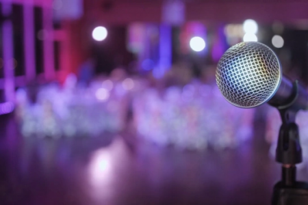 Тойлардағы қосықшылар санына шеклеў орнатылды