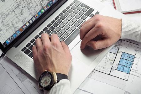 Үйде отырып жоқары мағлыўматлы болыў мүмкин. Қалайынша?