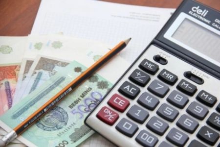 Қәнигелер ҳәм пуқаралар контракт суммасын кемейтиў бойынша орынлы усыныслар билдирмекте. Бирақ, жуўапкер шахслар тым-тырыс…