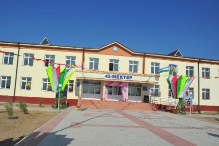 Пайтахт орайынан узақта жайласқан «Жаңа базар» МПЖ аймағында жаңа мектеп пайдаланыўға тапсырылды
