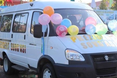 Жоқарғы Кеңес Баслығы Хожелидеги Меҳрийбанлық үйине Президент саўғасы – «Газель» автомобилин тапсырды