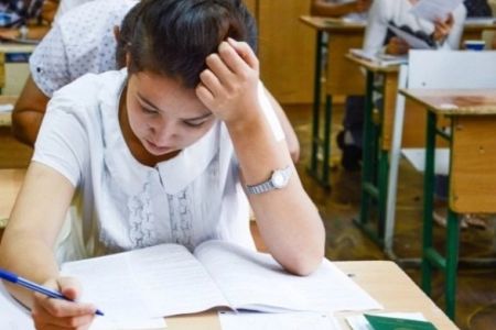 Абитуриентлер дыққатына: 2020-жылы тест сынақлары болатуғын пәнлер ҳәм оларды баҳалаў критериялары тастыйықланды