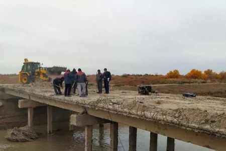 Шоманайда халық каналдан өтиў ушын 20 километр жол жүриўге мәжбүр еди. Машқала сапластырылмақта