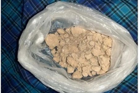 Қарақалпақстан бажыхана басқармасы хызметкерлери героин сатып атырған пуқараны услады