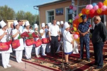 Төрткүлде бир күнде аўыллық шыпакерлик пункти, мектеп, мини маркет, саўда комплекси ҳәм шаңарақлық поликлиника пайдаланыўға тапсырылды