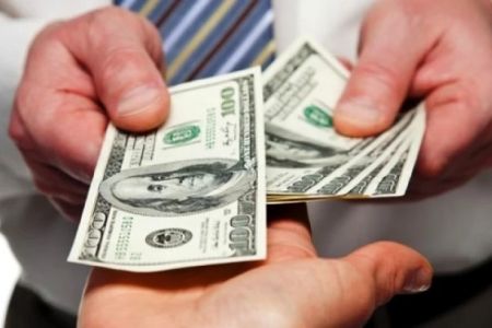 Нөкисли пуқара ишки ислер уйымы хызметкерине 1 200 доллар муғдарында пара бермекши болды