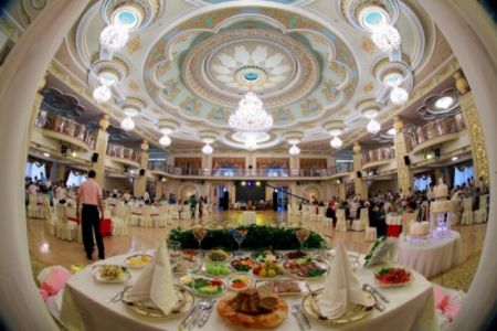 Сенаторлар тойларға қатаң нормалар белгилеў мақсетке муўапық емес деген жуўмаққа келди