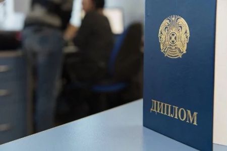 Қазақстанның қайсы жоқары оқыў орынларының дипломлары тест сынаўларысыз тиккелей нострификацияланады?