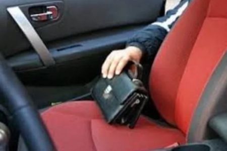 Нөкисте автомобиль ишинен бир миллион сум пул урлаған пуқара усланды