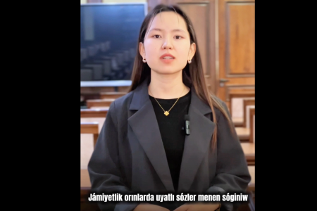 Жәмийетлик орынларда уятлы сөзлер менен сөгиниў, пуқараларды кемситиў жәриймаға себеп болыўы мүмкин