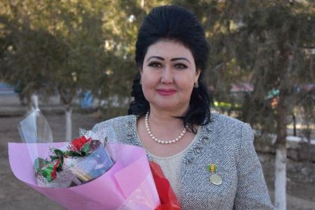 НМПИ доценти «Мўътабар аёл» көкирек белгиси менен сыйлықланды