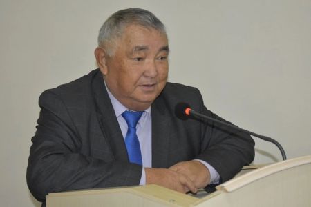 Институтта Қарақалпақстан халық жазыўшысы Муратбай Нызановтың «Еки ананың қызы» китабының презентациясы болып өтти