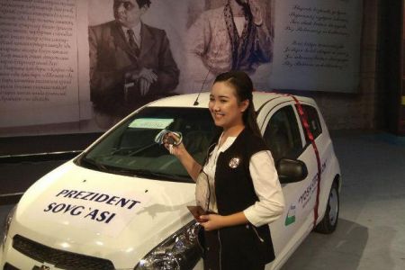 Қарақалпақстанлы оқыўшы «Жас китапқумар-2018» таңлаўы жеңимпазы болды. Оған «Spark» автомобили берилди