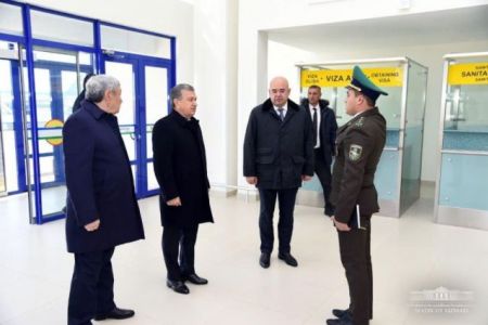 Шавкат Мирзиёев Қарақалпақстанда. Президент Нөкис халықаралық аэропортын көзден өткерди