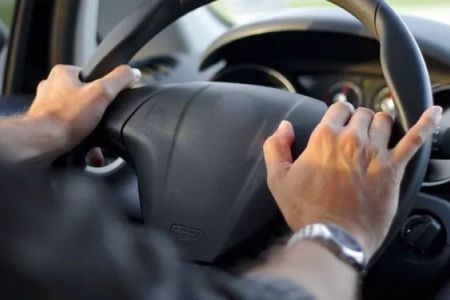 Сырт мәмлекетлерде алынған транспорт басқарыў гүўалығы менен Өзбекстанда машина басқарыў мүмкин бе?
