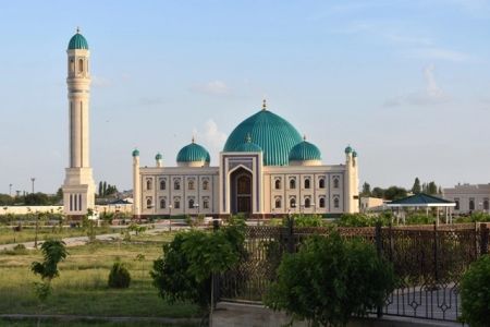 Өзбекстанда жума намазлары ўақытша тоқтатылды